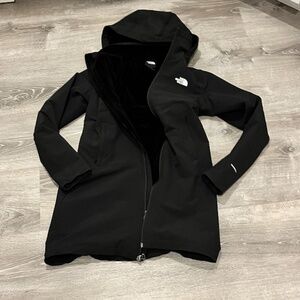 Women's The North Face WindWall Jacket (used, excellent condition)